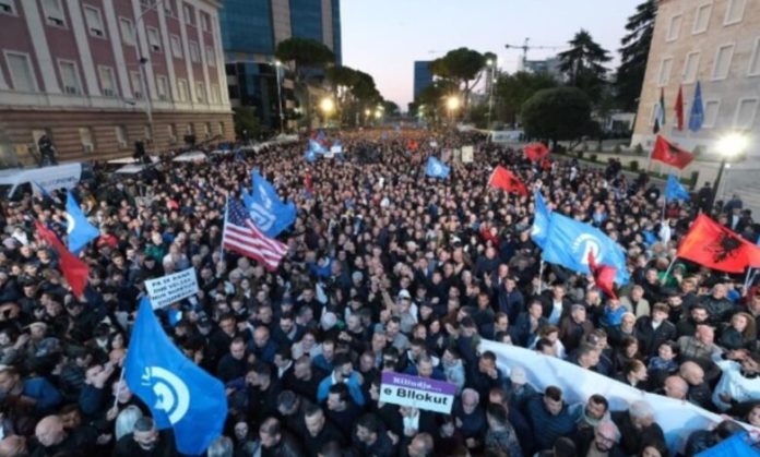 Opozita_Protesta_Tirana-780x470