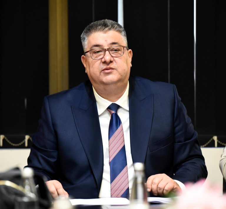 Ministri Minçev dërgoi urim me rastin e Ditës së Alfabetit shqip – 22 Nëntori