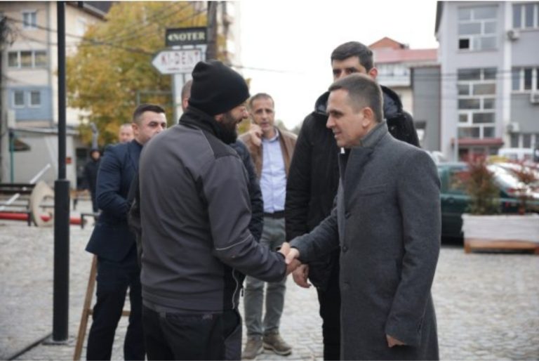 “Rrugës së Butiqeve” në Tetovë i kthehet pamja e vjetër, gjatë ditës do të mbyllet për makinat