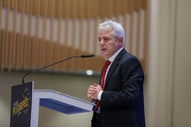 Ali Ahmeti uron 22 nëntorin: Deri dje e avansonim, sot duhet ta mbrojmë gjuhën shqipe