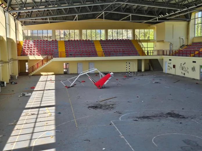 77BC1CD8-4550-4B3C-B784-6354D8D7B45C