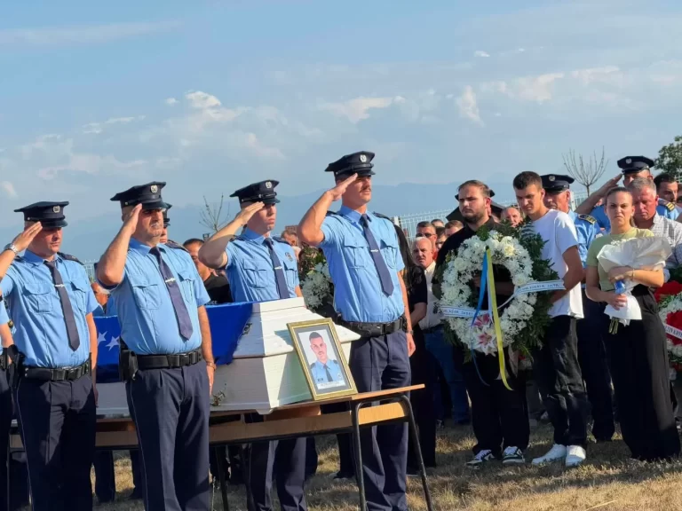 I jepet lamtumira e fundit policit Altin Kryeziu, varroset në Bubavec