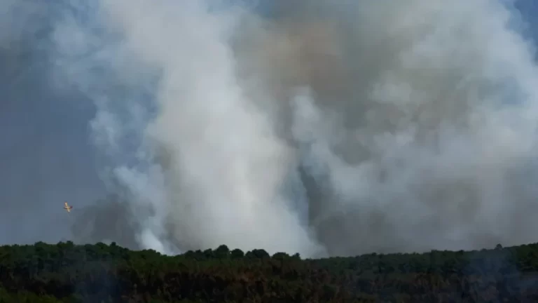 Zjarret përfshijnë Ballkanin, situatë kritike në Kroaci, Greqi dhe Maqedoni të Veriut