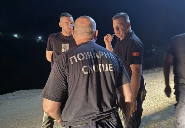 Zjarri përfshin zonën e Gaberit, ekipet zjarrfikëse në terren gjatë gjithë natës