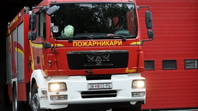 Zjarri përfshin një depo me ngjyra në Shkup, në vendngjarje 20 zjarrfikës