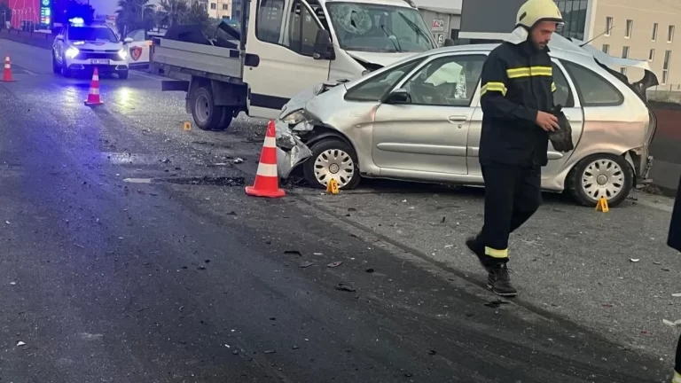 Aksident i rëndë në autostradën Durrës-Tiranë, një viktimë dhe disa të përfshirë