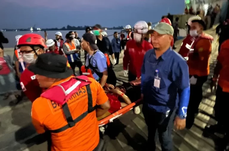 Anije pasagjerësh mbytet në Indonezi, 130 persona ende të zhdukur
