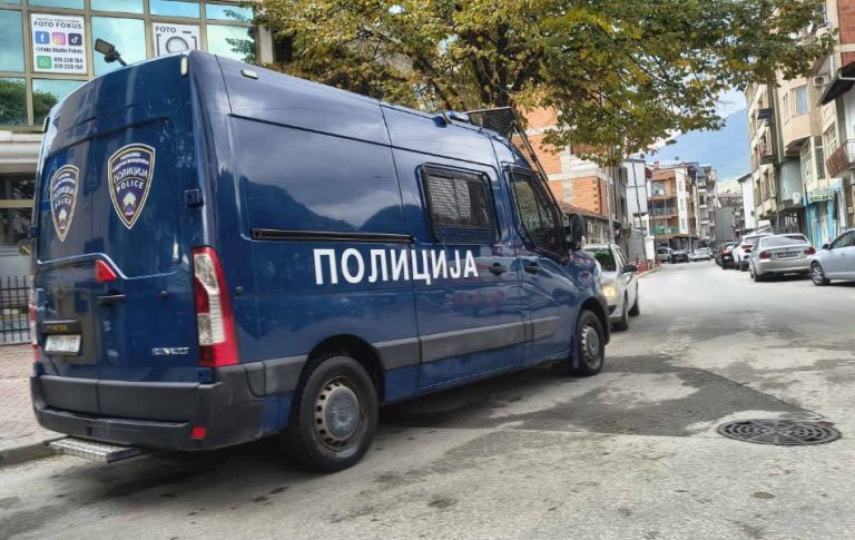 Përleshje në Tetovë: 27-vjeçari kërcënoi një vajzë, më pas u përfshinë familjarët